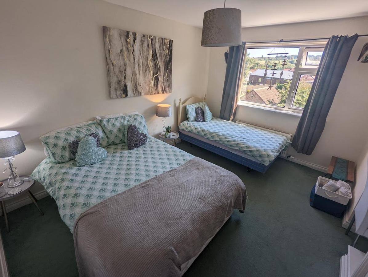 Fieldside View Sleeps 7 Village Near Whitby Sleights Kültér fotó